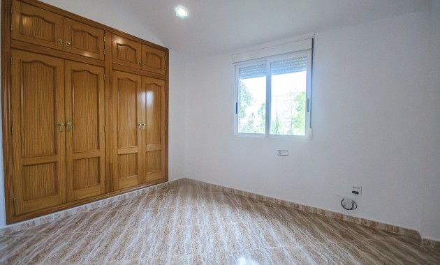 Sale - House -
Orihuela