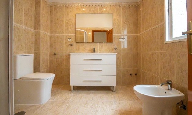 Sale - House -
Orihuela