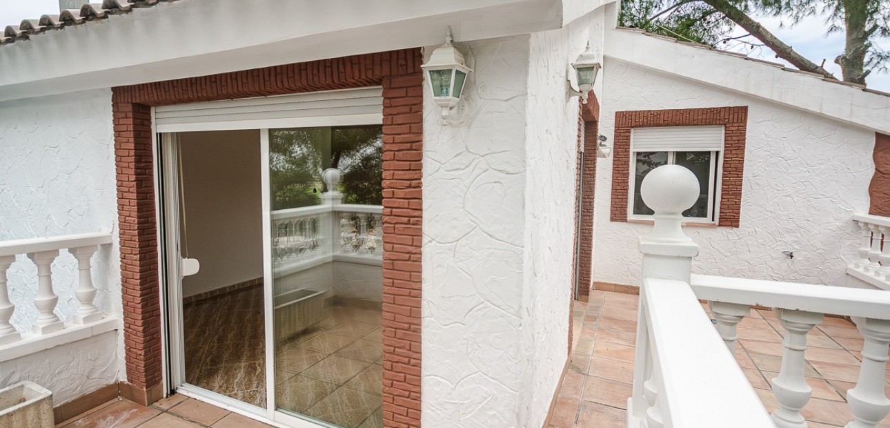 Sale - House -
Orihuela