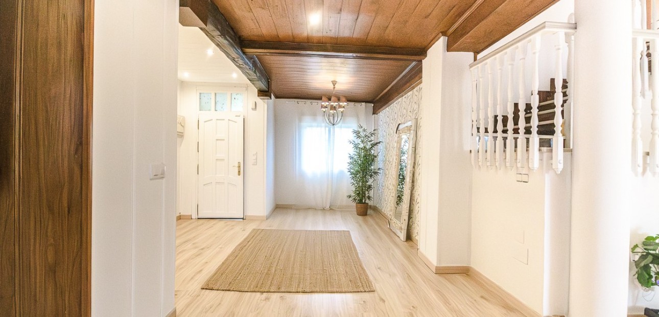 Sale - House -
Orihuela