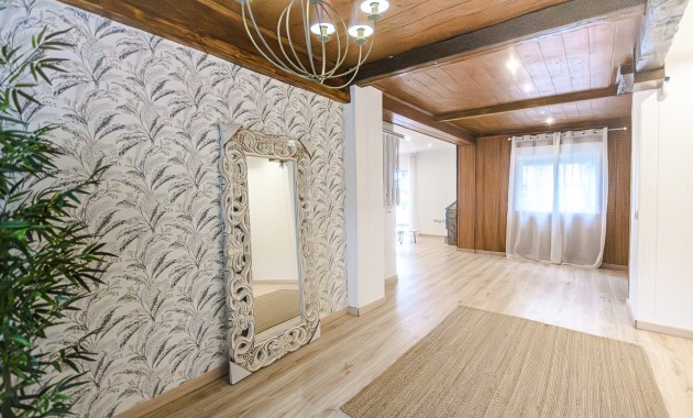 Sale - House -
Orihuela