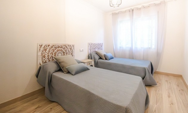 Sale - House -
Orihuela