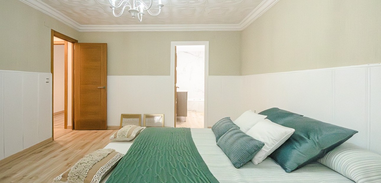 Sale - House -
Orihuela