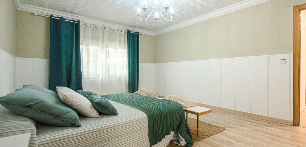 Sale - House -
Orihuela