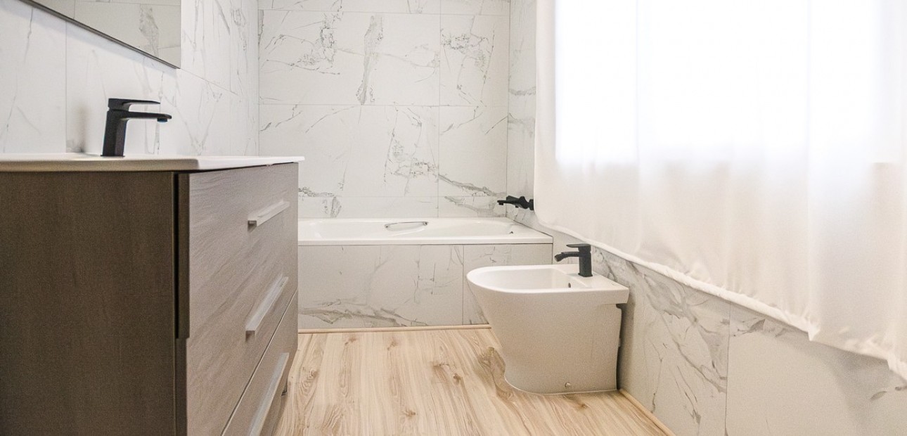 Sale - House -
Orihuela