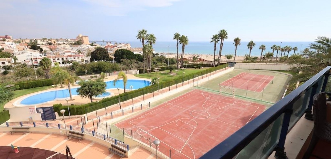 Herverkoop - Penthouse -
Pilar de la Horadada - Pueblo Latino