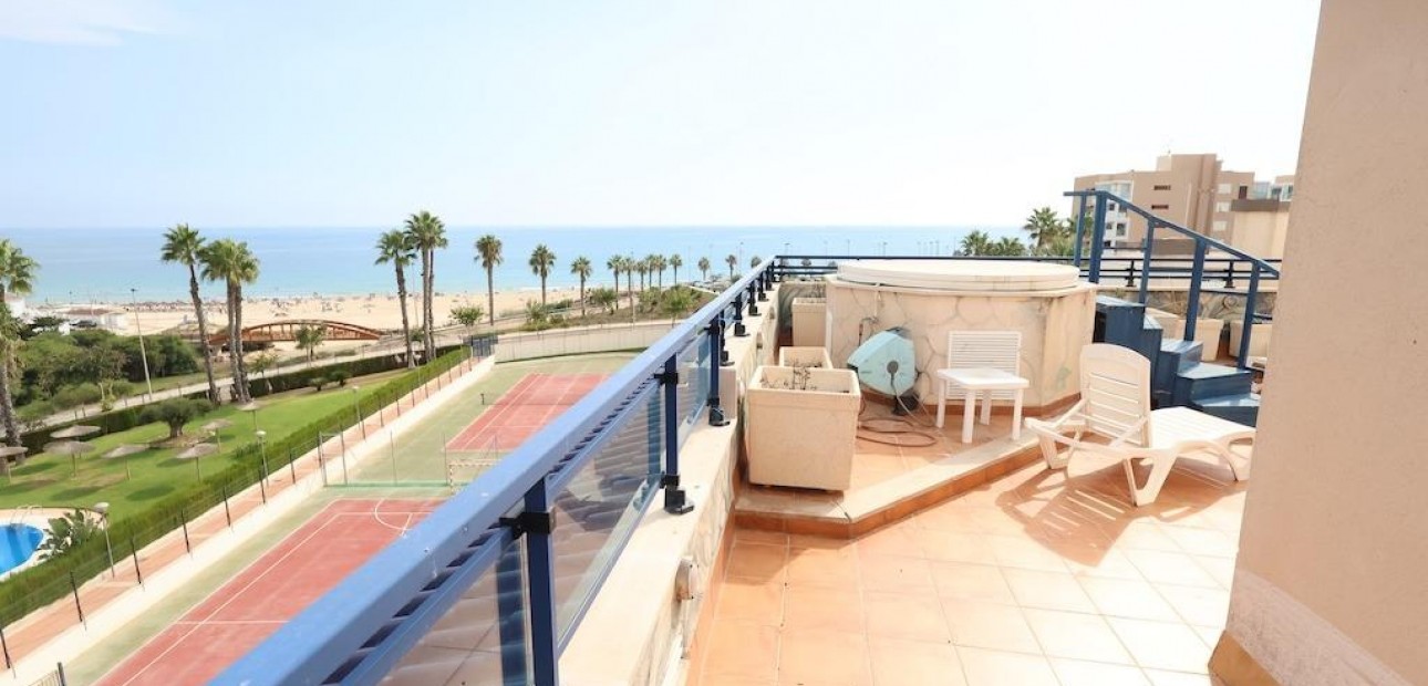 Herverkoop - Penthouse -
Pilar de la Horadada - Pueblo Latino