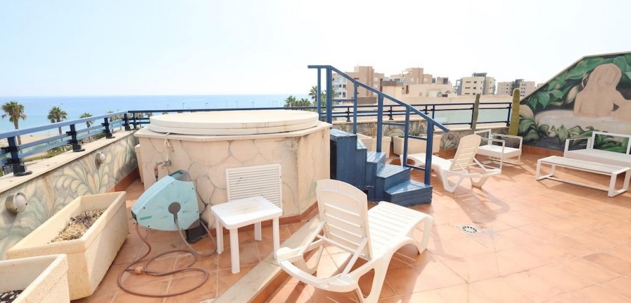 Herverkoop - Penthouse -
Pilar de la Horadada - Pueblo Latino