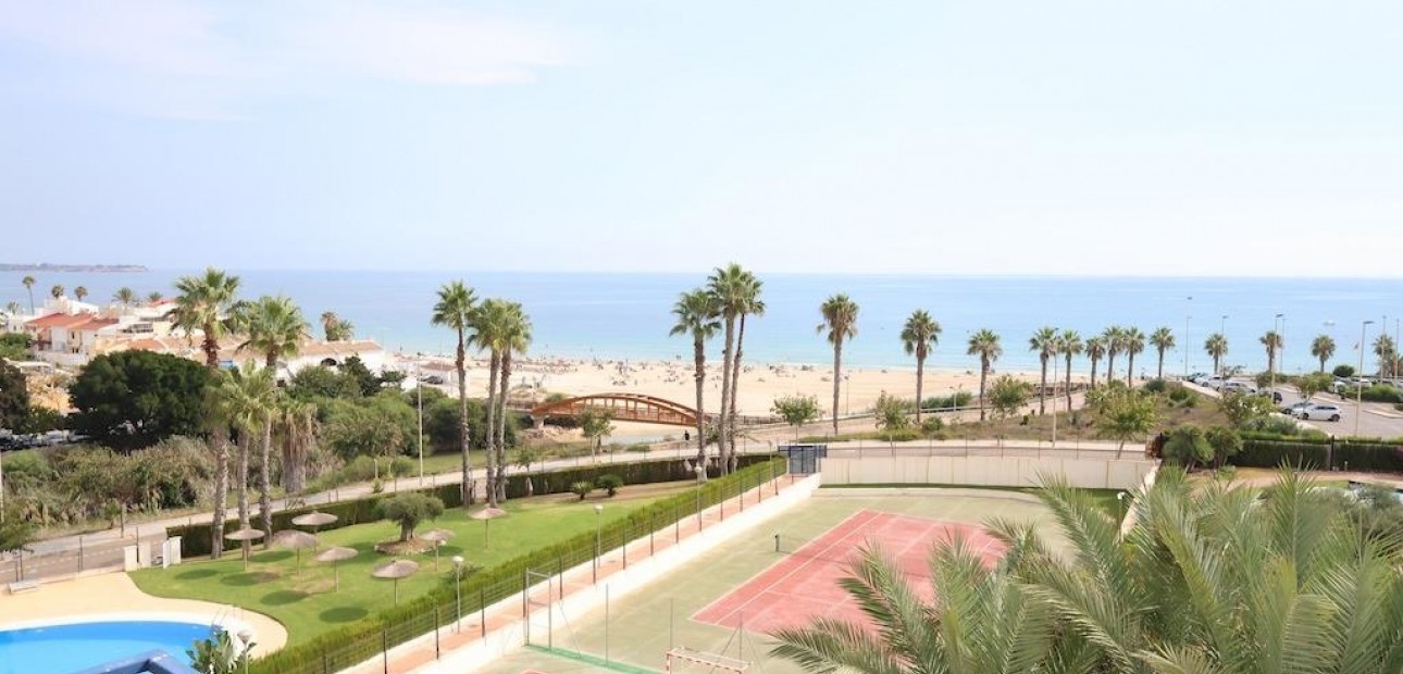 Herverkoop - Penthouse -
Pilar de la Horadada - Pueblo Latino