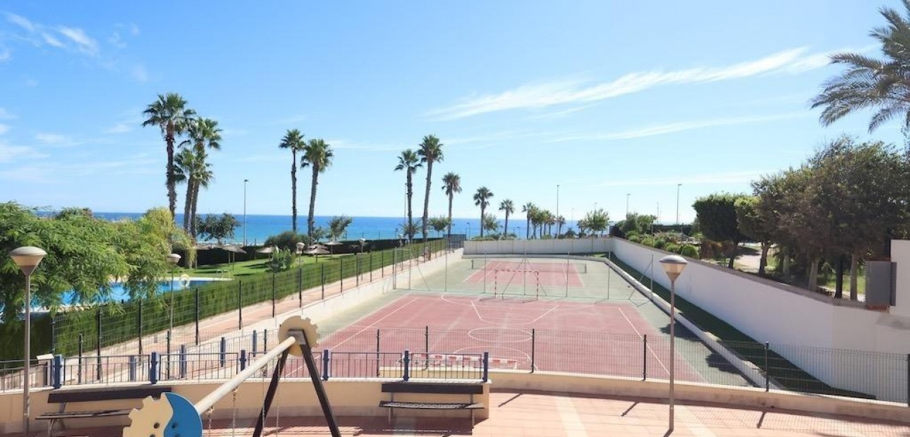 Herverkoop - Penthouse -
Pilar de la Horadada - Pueblo Latino