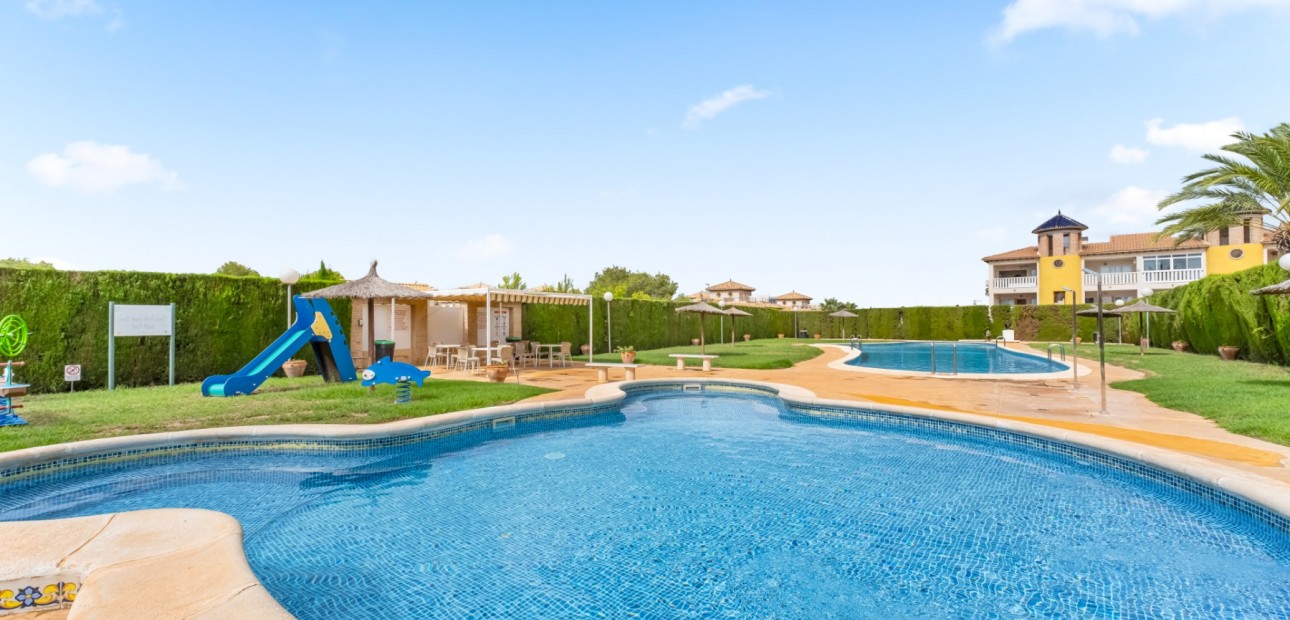 Herverkoop - Bungalow -
Orihuela Costa - Villamartin