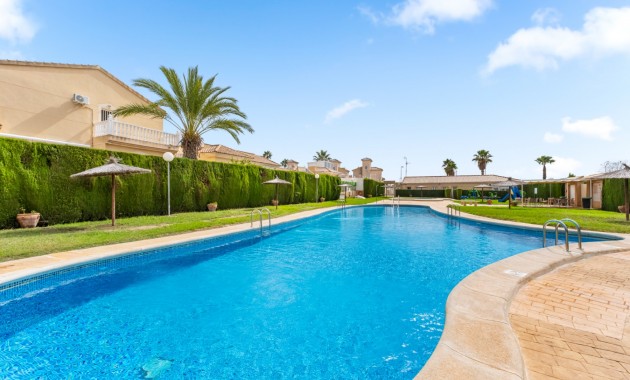 Herverkoop - Bungalow -
Orihuela Costa - Villamartin