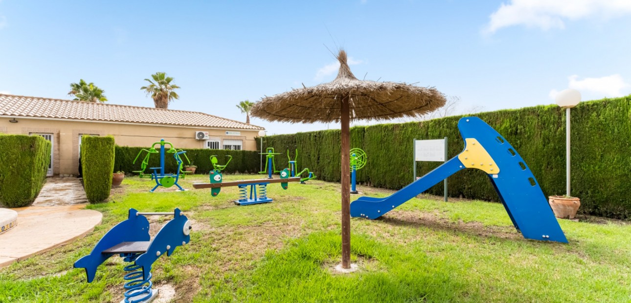 Herverkoop - Bungalow -
Orihuela Costa - Villamartin