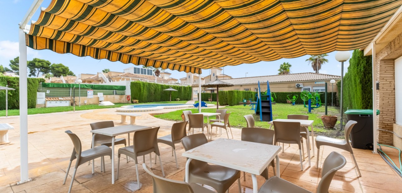 Herverkoop - Bungalow -
Orihuela Costa - Villamartin