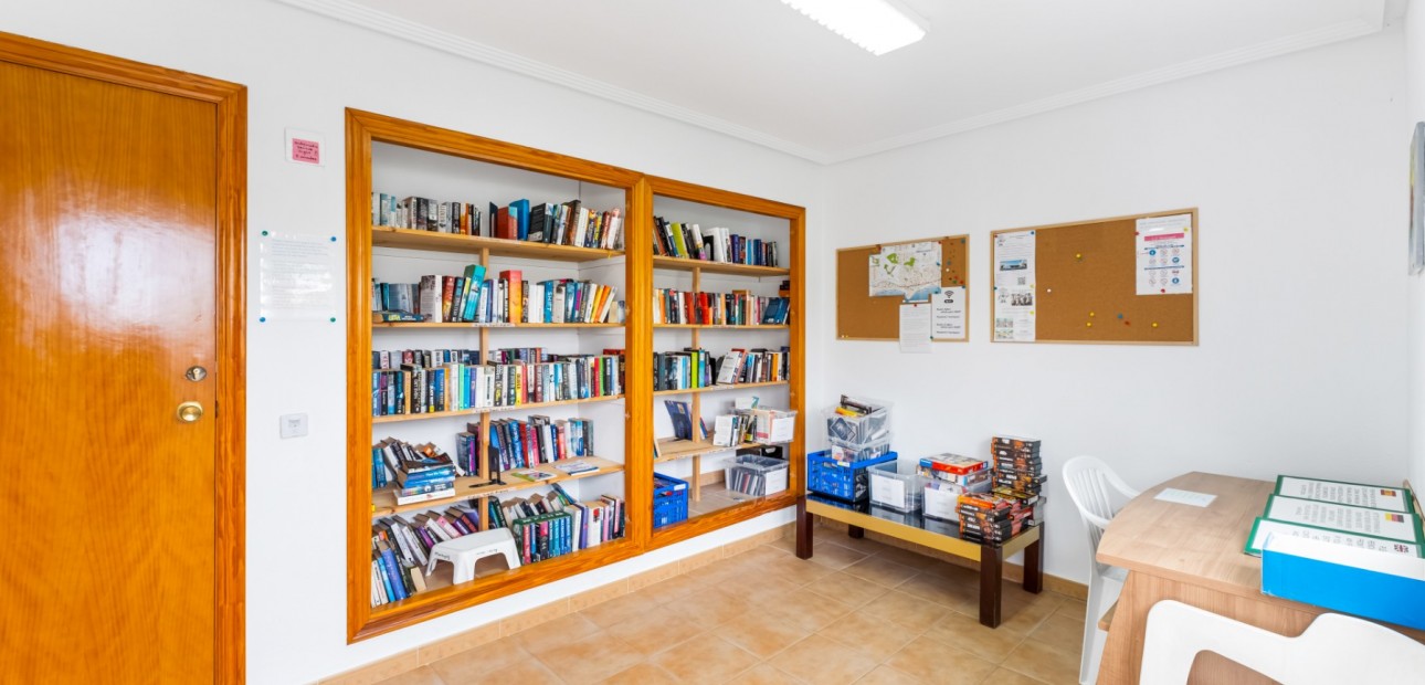 Herverkoop - Bungalow -
Orihuela Costa - Villamartin