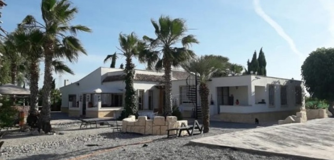 Herverkoop - Villa -
La Matanza