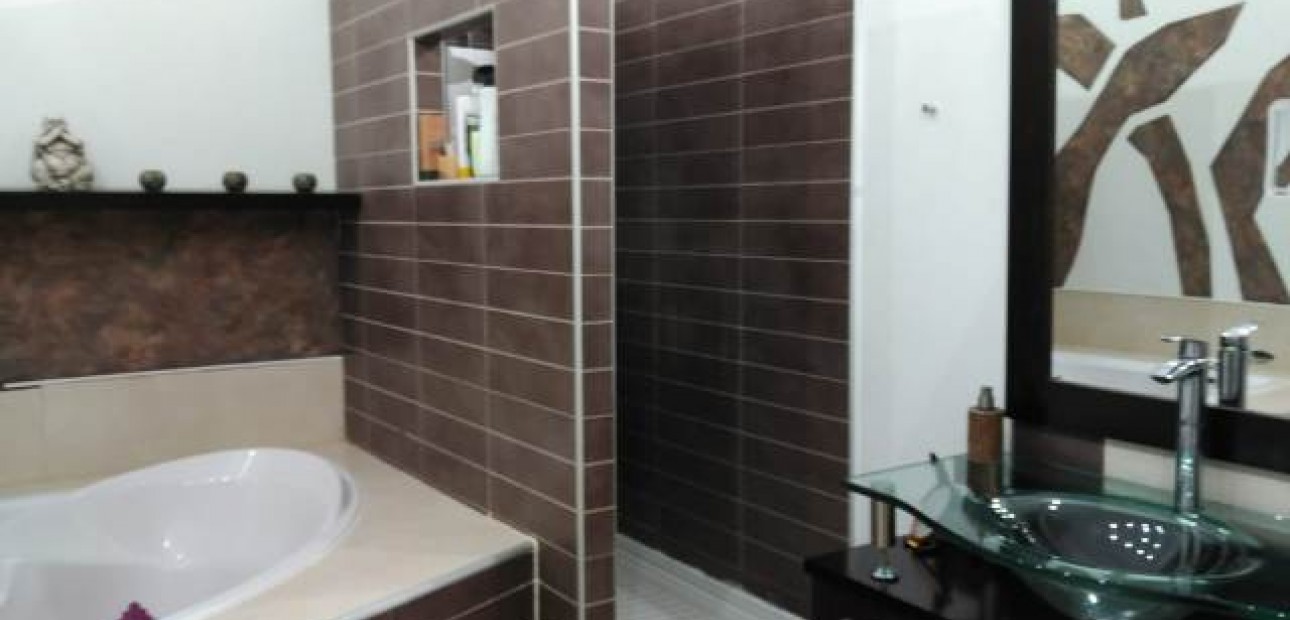 Herverkoop - Villa -
La Matanza