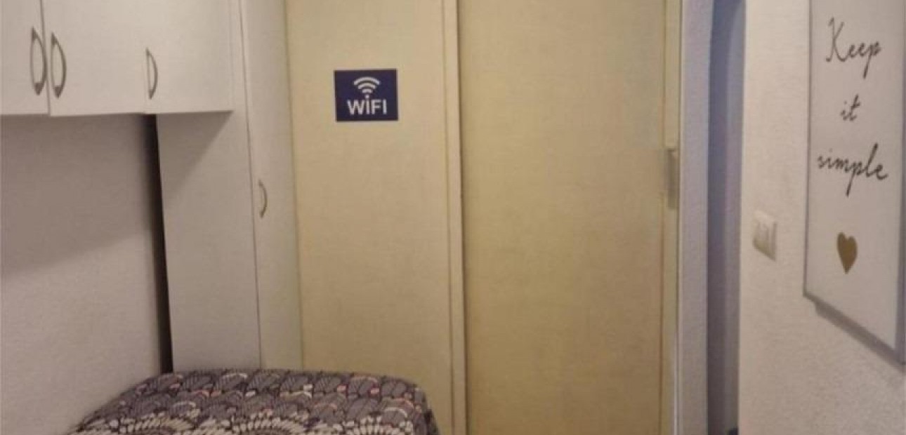 Herverkoop - Studio -
Torrevieja - Estacion de autobuses