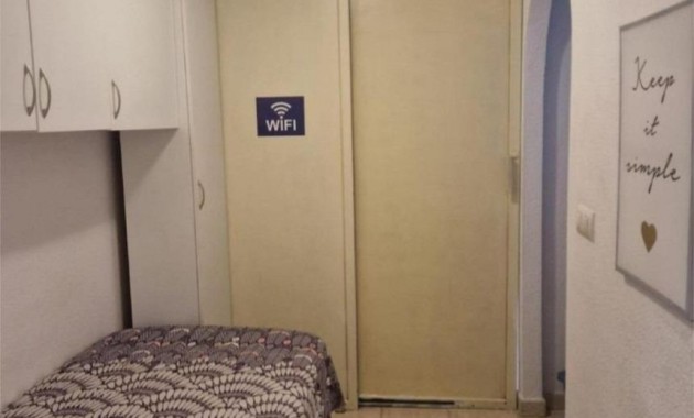 Herverkoop - Studio -
Torrevieja - Estacion de autobuses