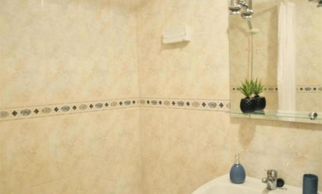 Herverkoop - Studio -
Torrevieja - Estacion de autobuses