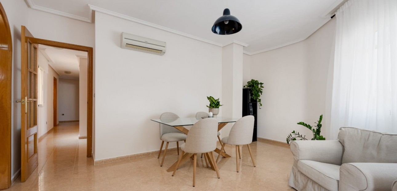 Herverkoop - Appartement / flat -
Jacarilla