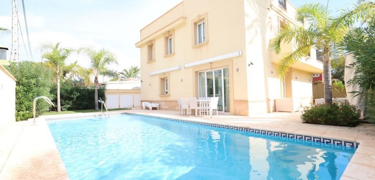 Sale - Villa -
Cabo Roig - Costa blanca