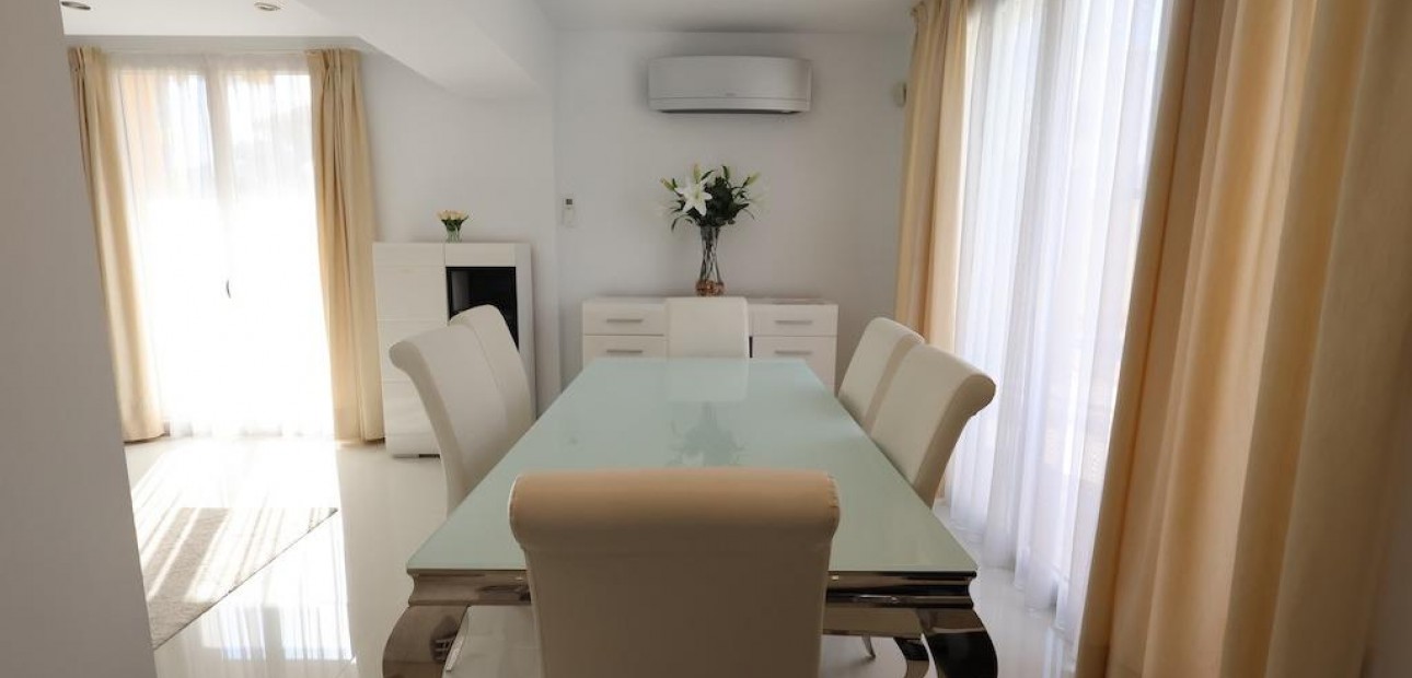 Sale - Villa -
Cabo Roig - Costa blanca