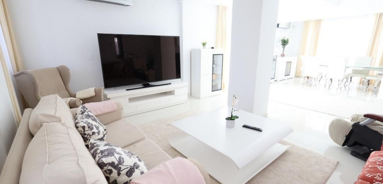 Sale - Villa -
Cabo Roig - Costa blanca