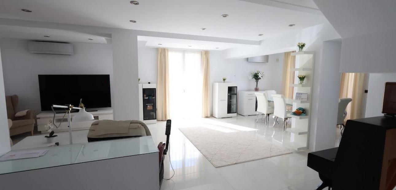 Sale - Villa -
Cabo Roig - Costa blanca