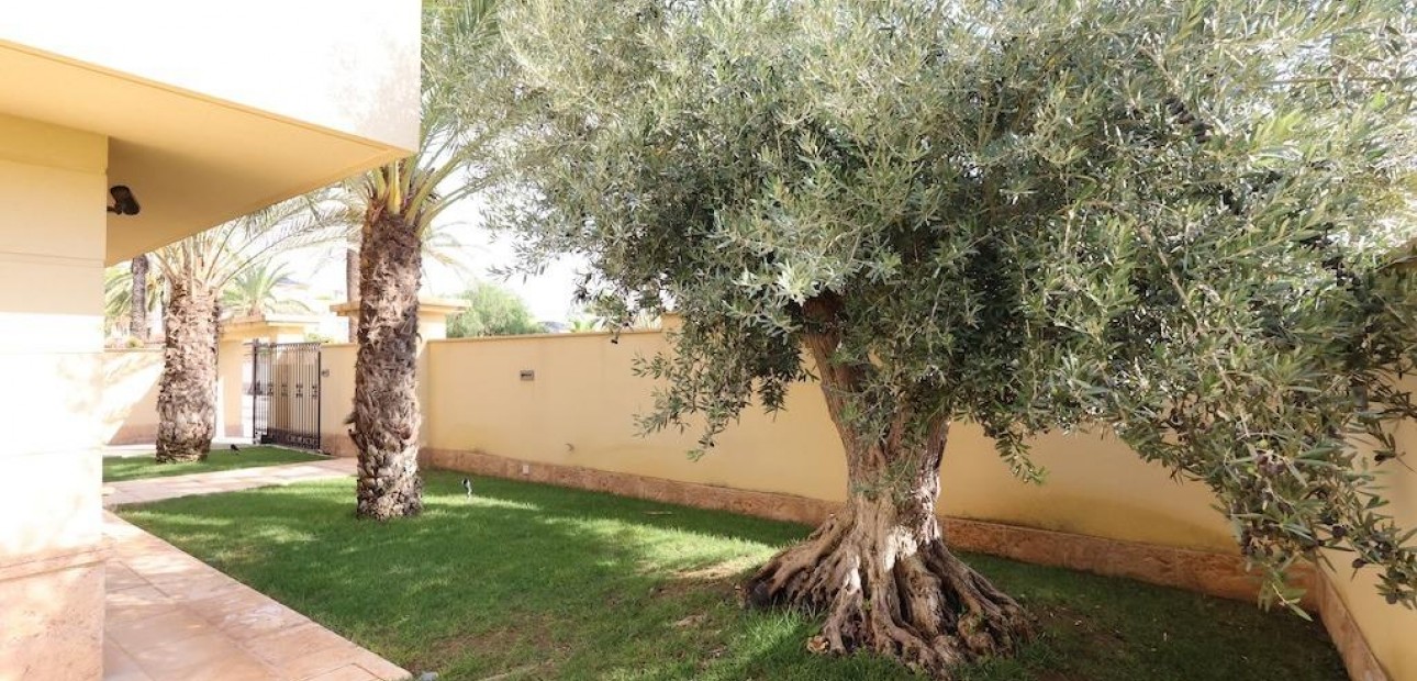 Sale - Villa -
Cabo Roig - Costa blanca