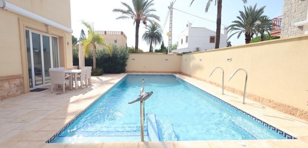 Sale - Villa -
Cabo Roig - Costa blanca