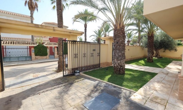 Sale - Villa -
Cabo Roig - Costa blanca