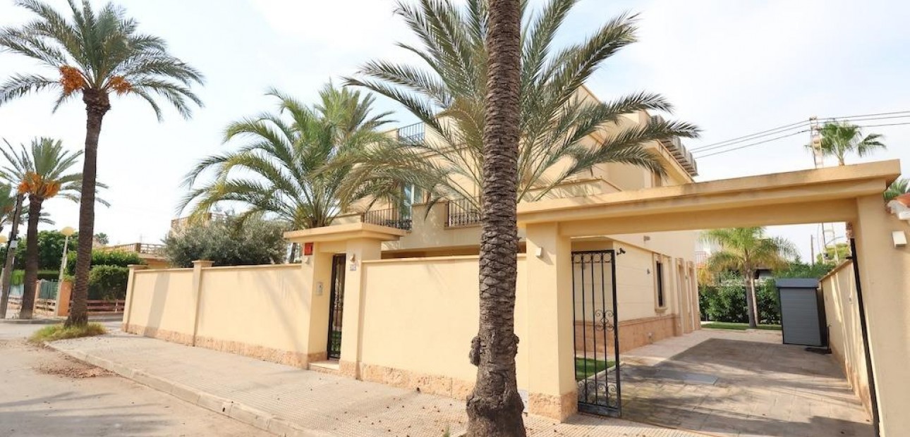 Sale - Villa -
Cabo Roig - Costa blanca