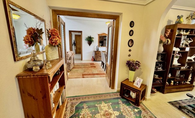 Herverkoop - Finca / Country Property -
Catral