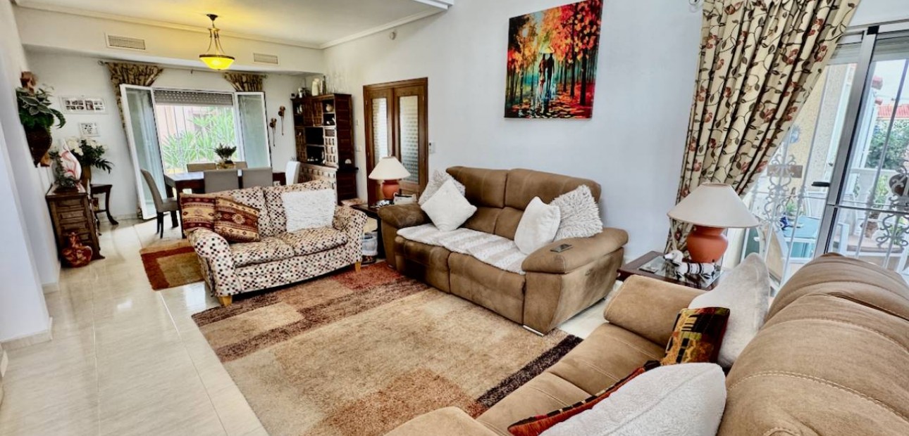 Herverkoop - Finca / Country Property -
Catral