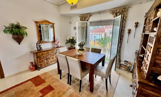 Herverkoop - Finca / Country Property -
Catral