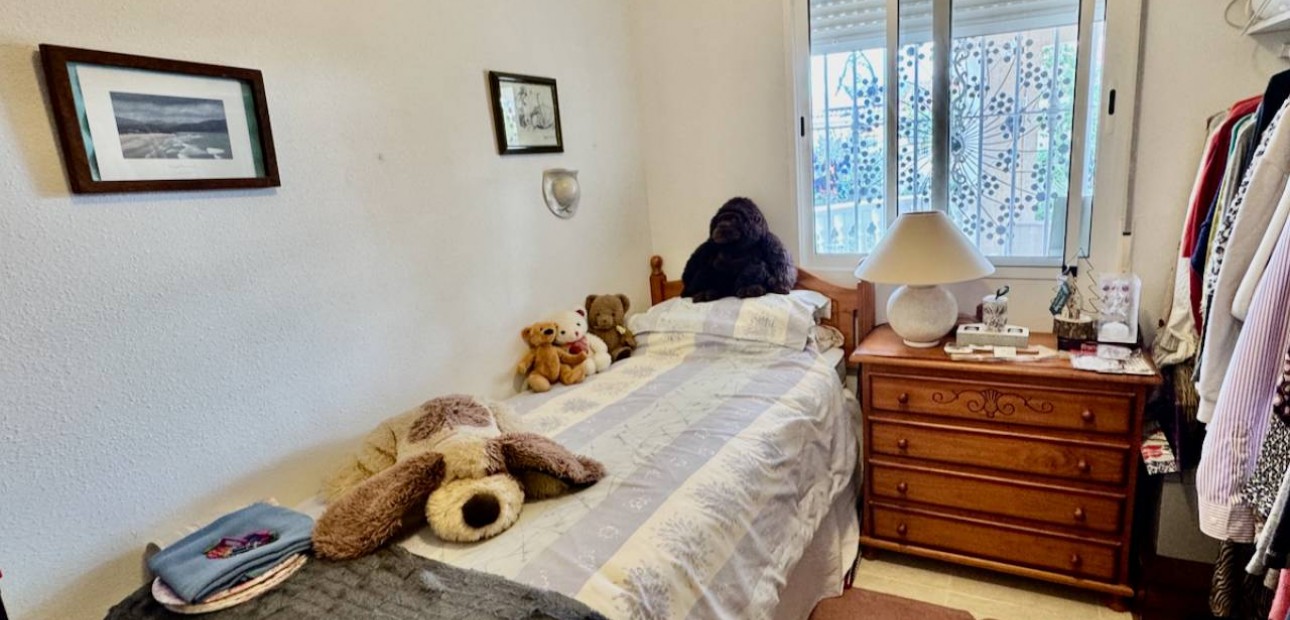 Herverkoop - Finca / Country Property -
Catral