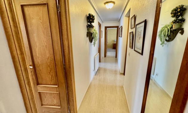 Herverkoop - Finca / Country Property -
Catral