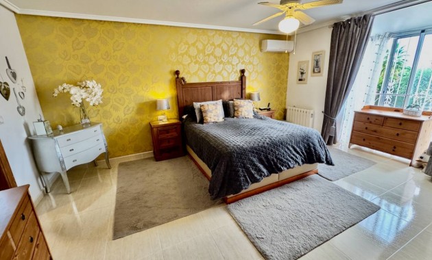 Herverkoop - Finca / Country Property -
Catral