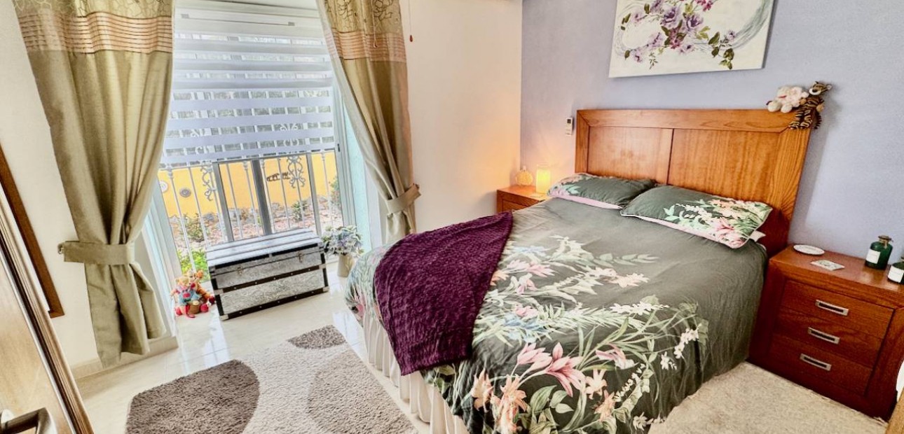 Herverkoop - Finca / Country Property -
Catral