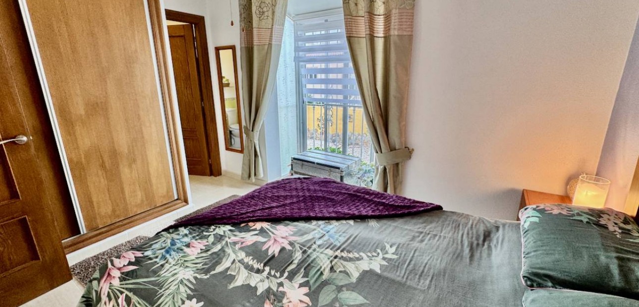 Herverkoop - Finca / Country Property -
Catral