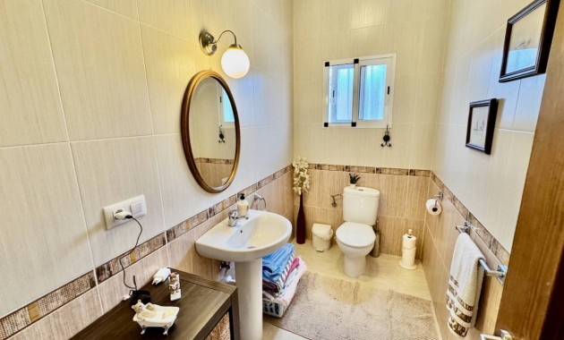 Herverkoop - Finca / Country Property -
Catral