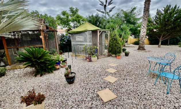 Herverkoop - Finca / Country Property -
Catral