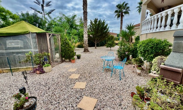 Herverkoop - Finca / Country Property -
Catral