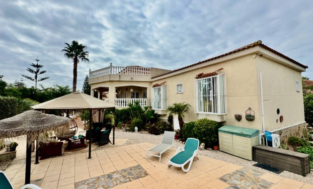 Herverkoop - Finca / Country Property -
Catral