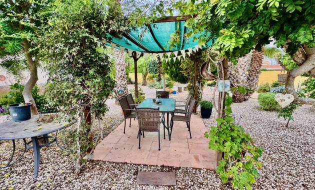 Herverkoop - Finca / Country Property -
Catral