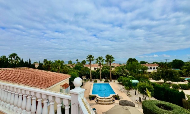 Herverkoop - Finca / Country Property -
Catral