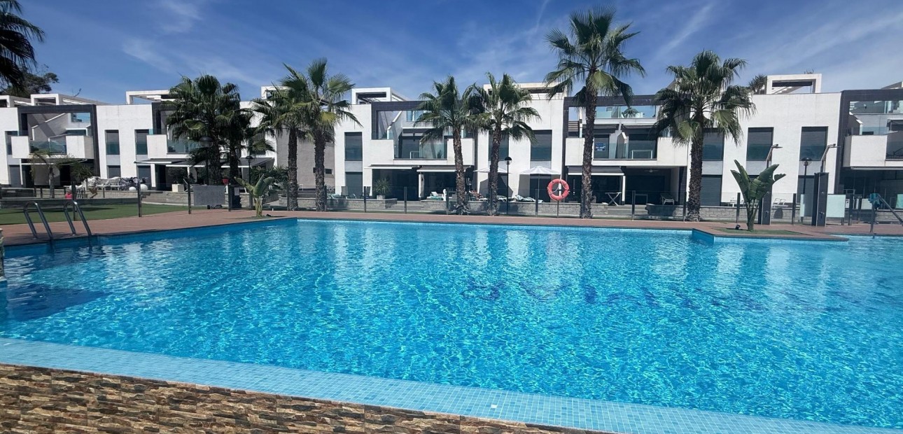 Venta - Bungalow -
Guardamar del Segura - EL RASO