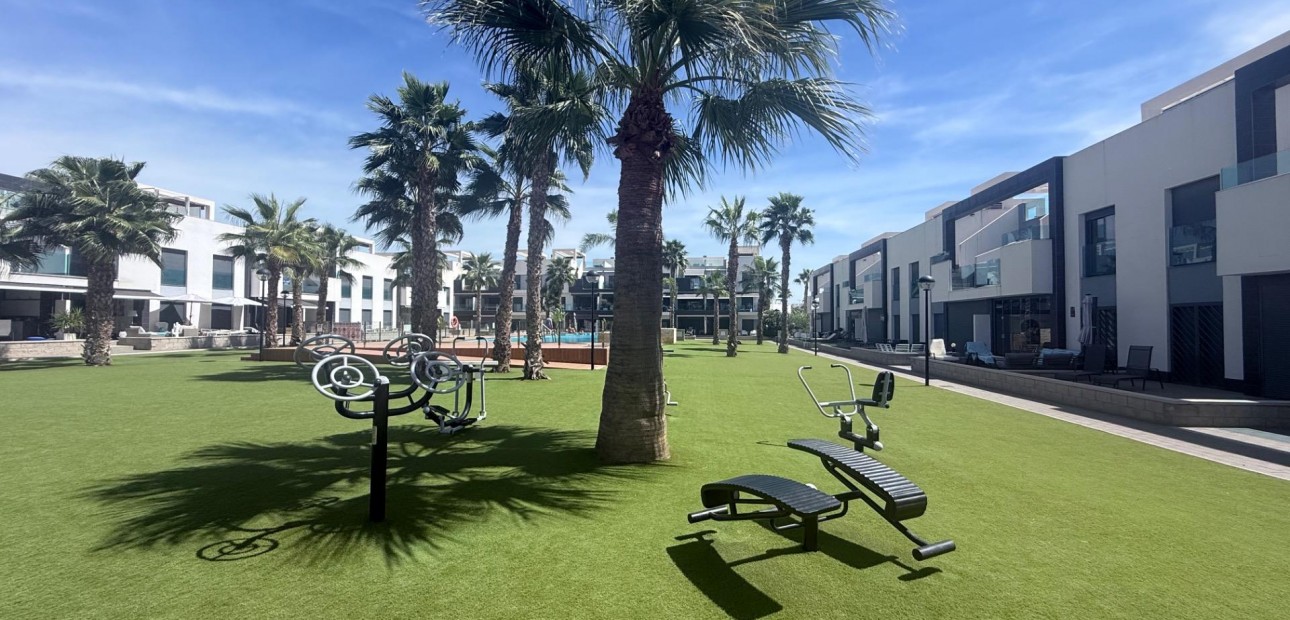 Venta - Bungalow -
Guardamar del Segura - EL RASO