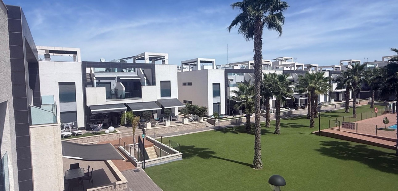 Venta - Bungalow -
Guardamar del Segura - EL RASO